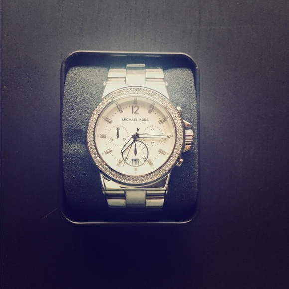 Women’s Michael Kors Watch - Picture 1 of 2